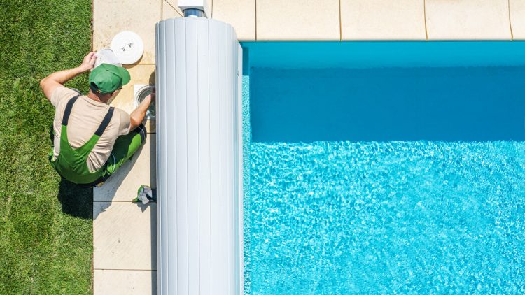 HOW TO KEEP A SMALL POOL CLEAN WITHOUT A FILTER